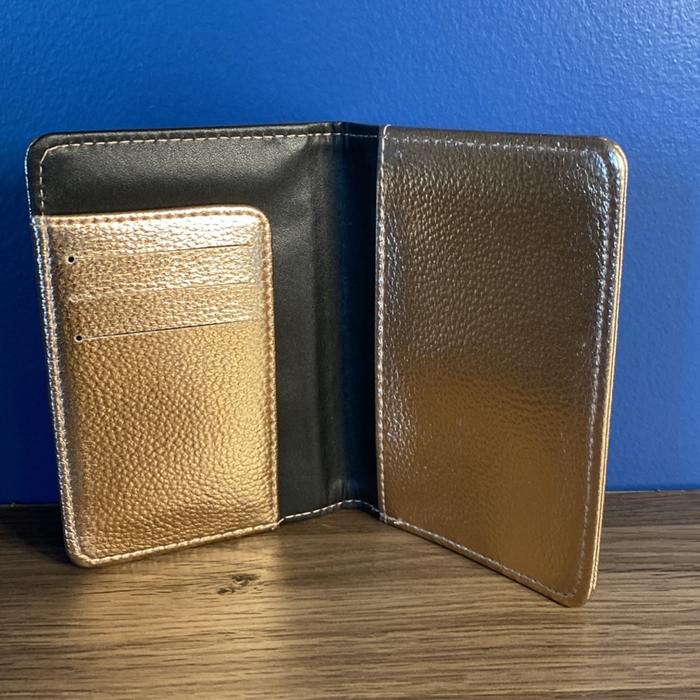 Rose Gold Metallic Passport Holder & Luggage Tag - Picture 3 of 7